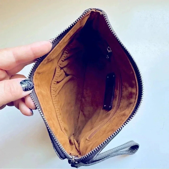 NWOT Patricia Nash Turquoise Tooled Leather Cassini Wristlet